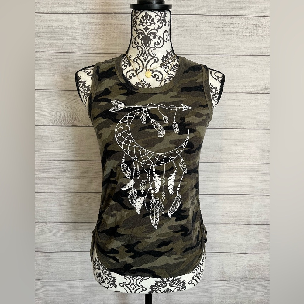 No Boundaries | Camouflage Graphic Sleeveless Tank